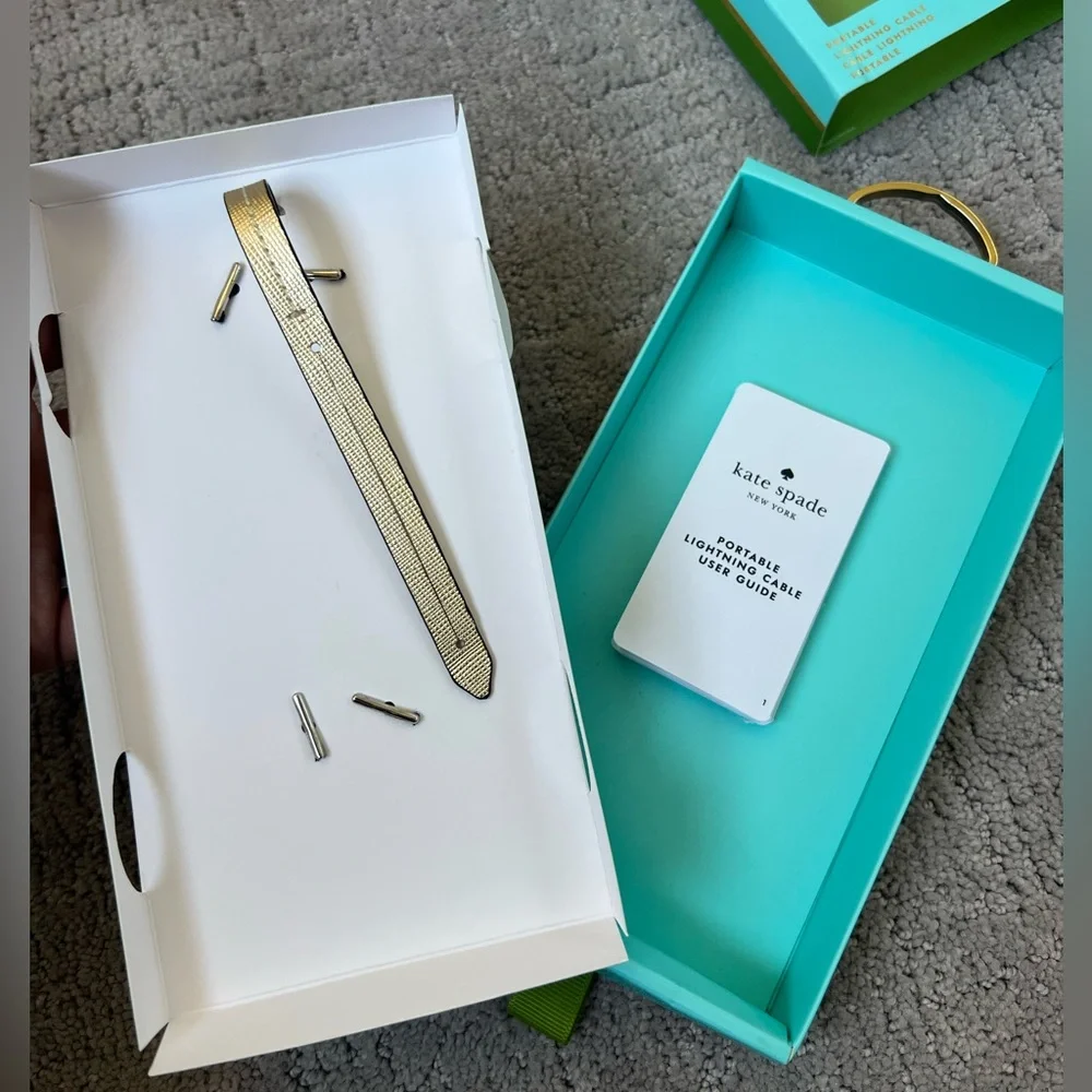 Kate Spade Portable Lighting Charging Cable for Apple Products